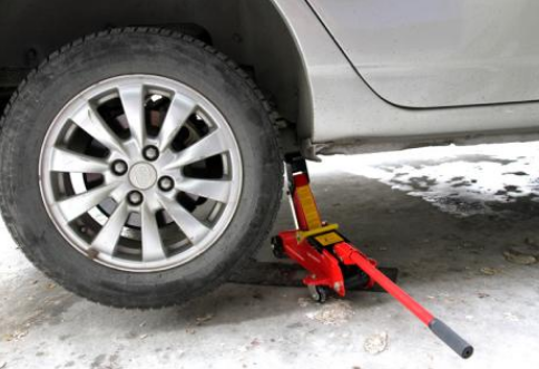 為什麽臥式千斤頂的價格普遍要比立式千斤頂高一些